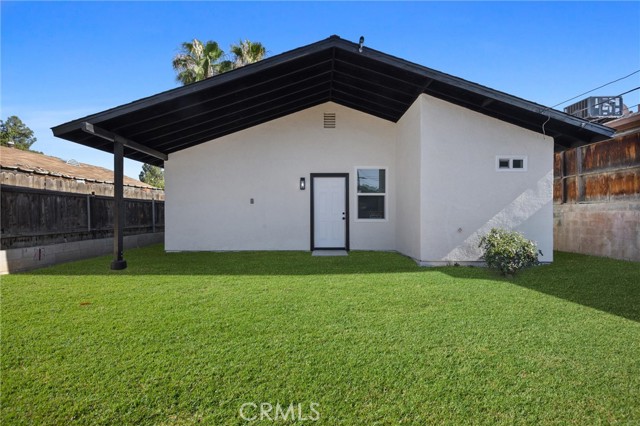 326 Water Street, Bakersfield CA: https://media.crmls.org/medias/0a471e52-f496-4bb4-90da-345c34a537aa.jpg