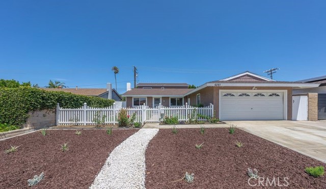 Detail Gallery Image 1 of 44 For 6281 Balmoral Dr, Huntington Beach,  CA 92647 - 5 Beds | 3 Baths