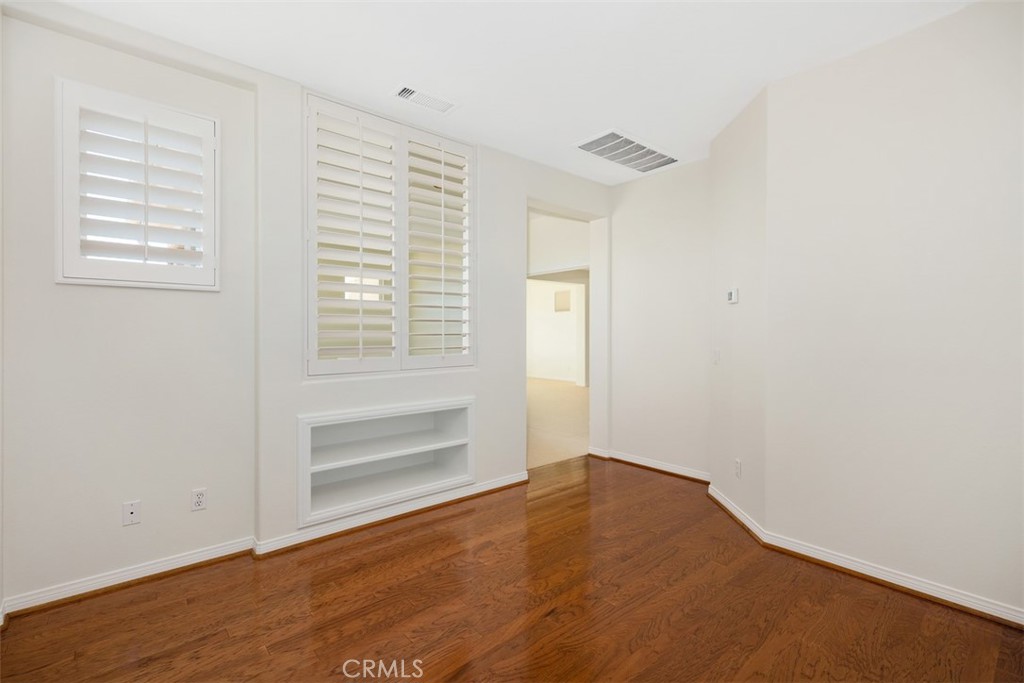 MLS #OC25246752 image #33