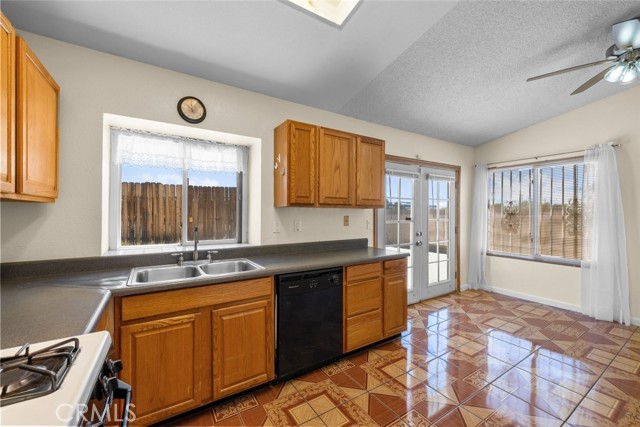 45260 7th E Street, Lancaster CA: https://media.crmls.org/medias/0a487a7f-d070-4bc4-bac9-651908cd54a1.jpg
