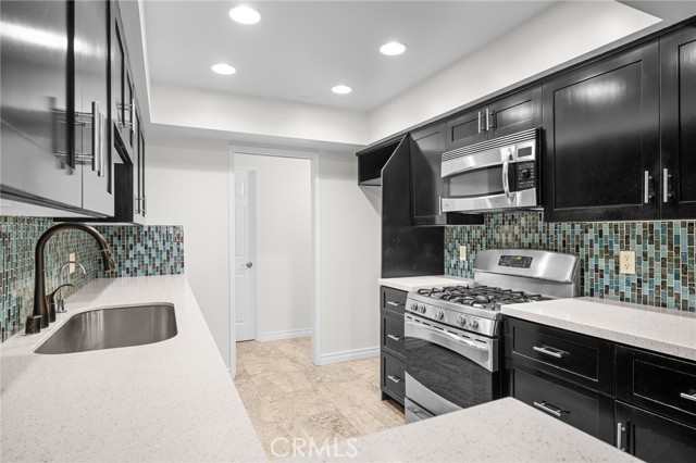 Detail Gallery Image 13 of 34 For 323 N Jackson #119,  Glendale,  CA 91206 - 2 Beds | 2/1 Baths