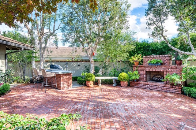 Detail Gallery Image 9 of 24 For 2641 Alta Vista, Newport Beach,  CA 92660 - 4 Beds | 3 Baths