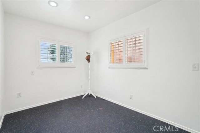 10240 Atlantic Avenue, South Gate CA: https://media.crmls.org/medias/0a48d6a2-9d33-4ddb-8897-4b34615a5c02.jpg