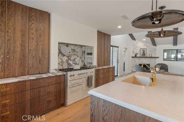 Detail Gallery Image 21 of 61 For 3250 Coldwater Canyon Ave, Studio City,  CA 91604 - 4 Beds | 4 Baths