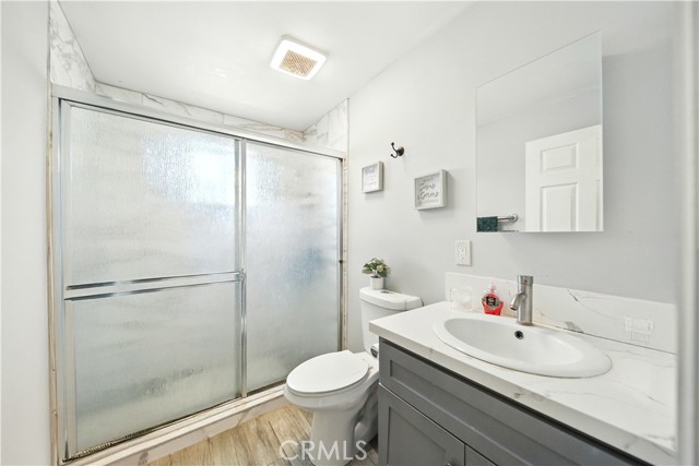 1142 E Century Boulevard, Los Angeles CA: https://media.crmls.org/medias/0a4a4101-4cf4-4cc3-94fb-139a58c98db3.jpg