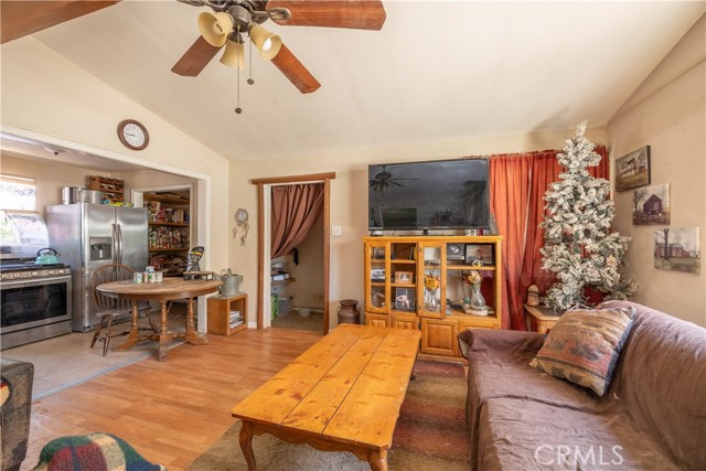 Detail Gallery Image 4 of 16 For 2163 5th Ln, Big Bear City,  CA 92314 - 2 Beds | 1 Baths