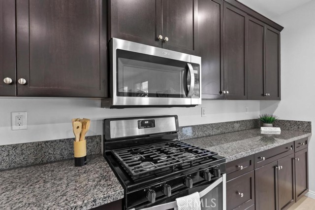 29305 Catalpa, Lake Elsinore CA: https://media.crmls.org/medias/0a4b6093-ad3d-44d2-ac31-616c4e174a4a.jpg