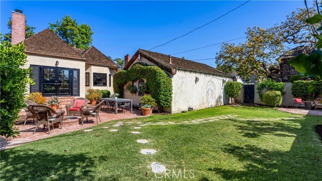 Detail Gallery Image 62 of 69 For 2042 N Ross St, Santa Ana,  CA 92706 - 3 Beds | 2/1 Baths