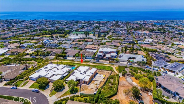 21 Beachcomber Drive, Corona del Mar CA: https://media.crmls.org/medias/0a4b7bea-48a6-44d3-b020-35fe5ffc6852.jpg