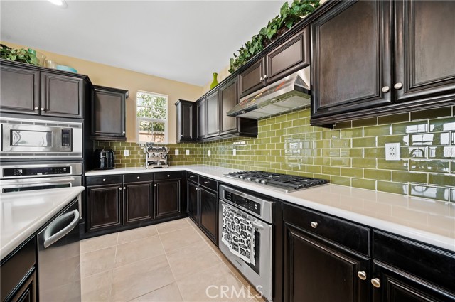 12729 Indian Ocean Drive, Etiwanda CA: https://media.crmls.org/medias/0a4b93b1-4c8f-4827-9d95-7a85c954b114.jpg
