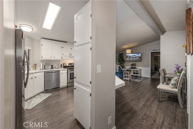 5001 W Florida Avenue, Hemet CA: https://media.crmls.org/medias/0a4c60e7-bebf-40ba-9b26-1936e0530a69.jpg