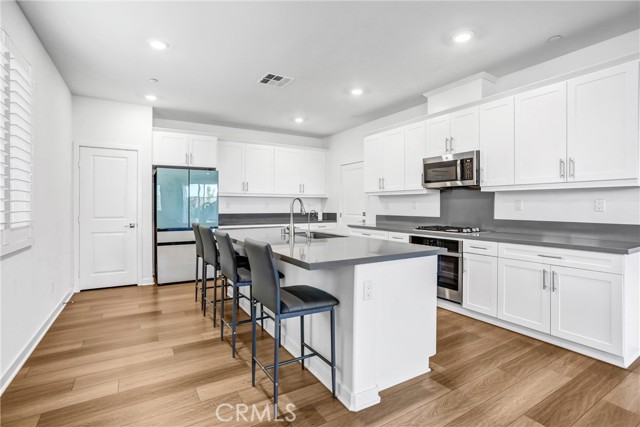 Detail Gallery Image 7 of 34 For 3644 Shale Ave, Ontario,  CA 91761 - 5 Beds | 3 Baths