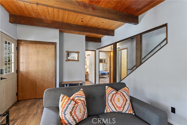 Detail Gallery Image 14 of 42 For 42646 Constellation Dr, Big Bear Lake,  CA 92315 - 4 Beds | 2 Baths