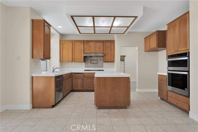 Detail Gallery Image 12 of 46 For 13984 Palomino Ct, Victorville,  CA 92394 - 5 Beds | 3 Baths