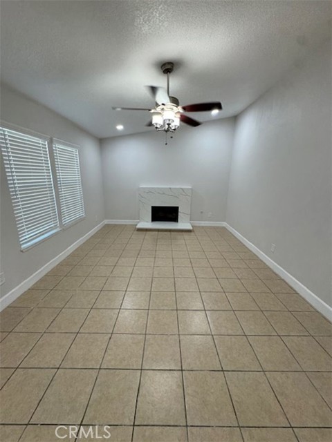 Detail Gallery Image 5 of 6 For 3015 Spruce St, Rialto,  CA 92376 - 4 Beds | 2 Baths