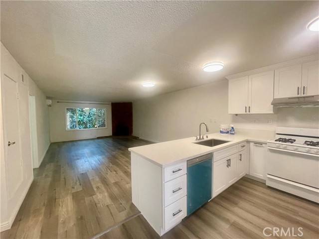 Detail Gallery Image 4 of 17 For 2251 Fullerton, Rowland Heights,  CA 91748 - 2 Beds | 2 Baths