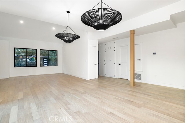 Detail Gallery Image 17 of 59 For 5633 E Deborah St, Long Beach,  CA 90815 - 5 Beds | 4 Baths