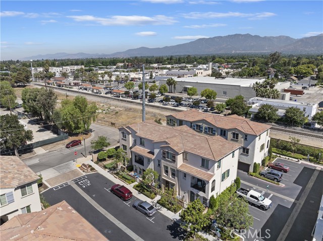 384 Ruby Red Lane, Upland CA: https://media.crmls.org/medias/0a4fc2ac-f751-4f84-a245-5946e51a3cb4.jpg