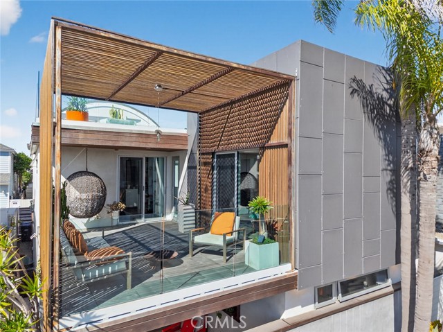 Detail Gallery Image 47 of 62 For 219 Colton, Newport Beach,  CA 92663 - 4 Beds | 3 Baths