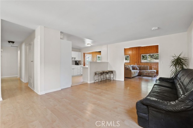 20071 Moontide Circle, Huntington Beach CA: https://media.crmls.org/medias/0a507f58-7665-4c4d-a54b-170bbb3cf688.jpg