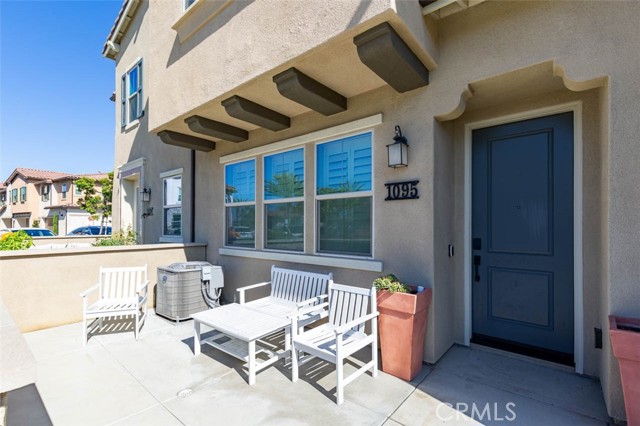 Detail Gallery Image 2 of 30 For 1095 Delpy View, Vista,  CA 92084 - 3 Beds | 2/1 Baths