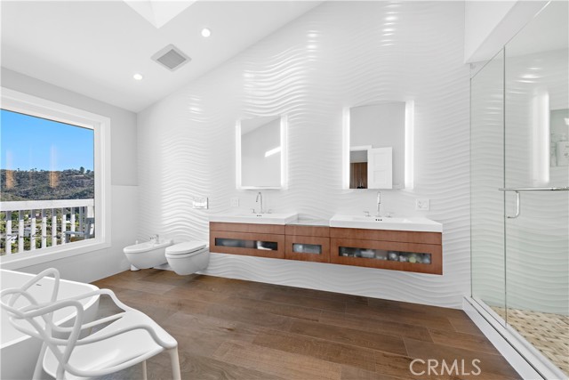 1414 Morningside Drive, Laguna Beach CA: https://media.crmls.org/medias/0a50c8ac-15ab-4175-ae11-28dc49d87505.jpg