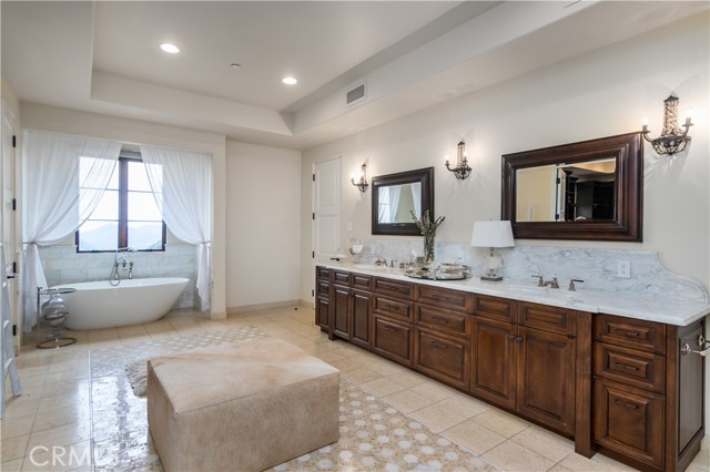 1620 Luse Tank Road, Topanga CA: https://media.crmls.org/medias/0a50cdbc-4176-4bb3-b6d6-78596e646c2a.jpg