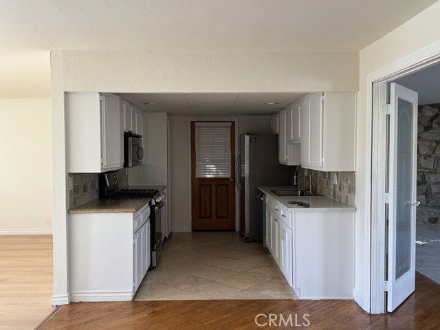 Detail Gallery Image 5 of 10 For 5501 Stardust, Huntington Beach,  CA 92647 - 3 Beds | 2 Baths