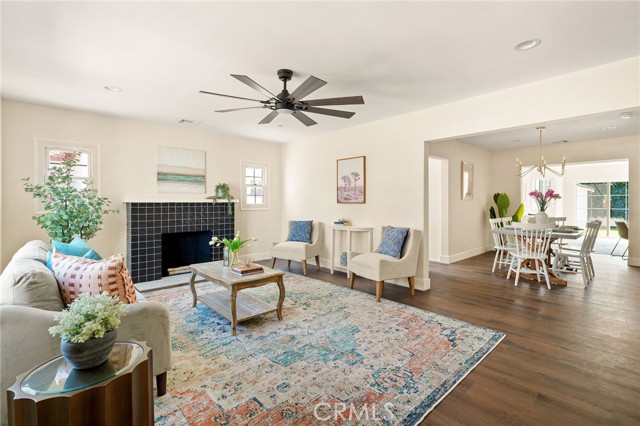 433 N Osage Avenue, Inglewood CA: https://media.crmls.org/medias/0a515936-e113-4477-8202-b707941b80d5.jpg
