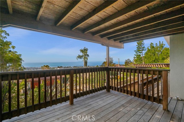1806 Sunset Drive, Ventura CA: https://media.crmls.org/medias/0a51cd7f-34b3-40ea-9ba4-260e67c9aef2.jpg