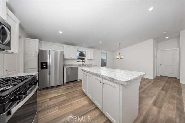 Detail Gallery Image 5 of 32 For 1855 E Riverside Dr #252,  Ontario,  CA 91761 - 3 Beds | 2 Baths