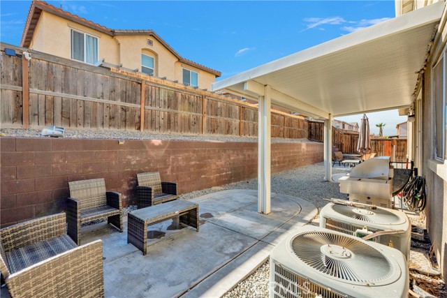 Detail Gallery Image 42 of 44 For 13139 Sunland St, Oak Hills,  CA 92344 - 4 Beds | 2/1 Baths