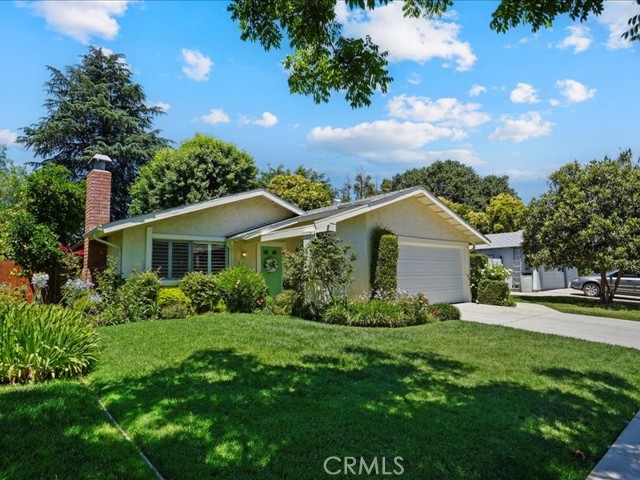 24721 Airville Avenue, Newhall CA: https://media.crmls.org/medias/0a530ea3-c7a6-40a6-84af-dfedfda61fb3.jpg