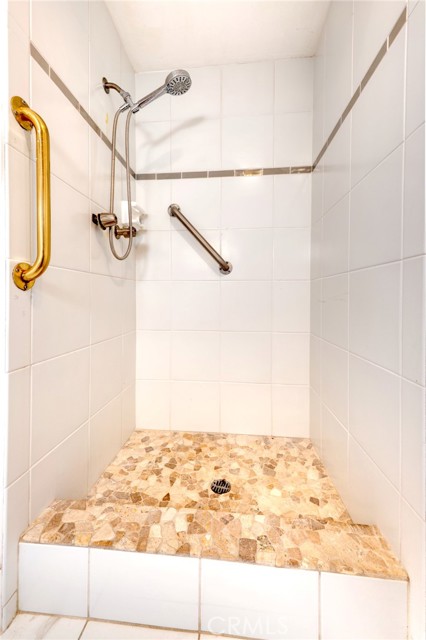 Detail Gallery Image 20 of 28 For 330 N Howard St #108,  Glendale,  CA 91206 - 2 Beds | 2 Baths