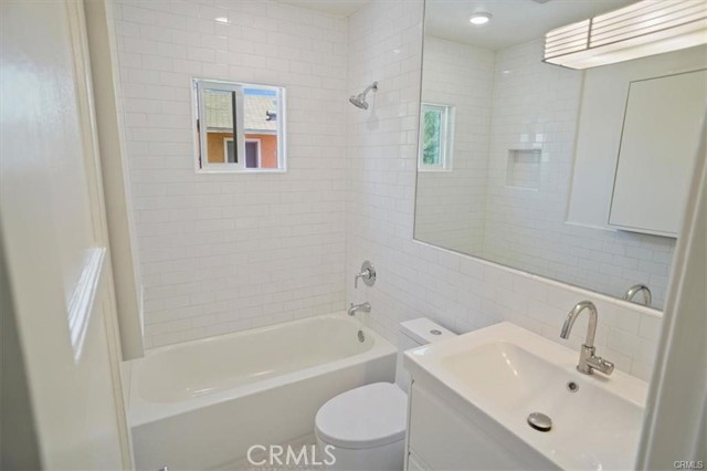 4130 West Toluca Lake Ave, Burbank CA: https://media.crmls.org/medias/0a538ca1-c792-4f1a-9060-c39177ceaff8.jpg