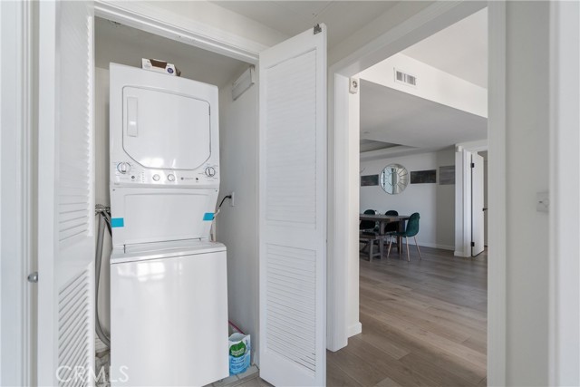 171 N Church Lane, Los Angeles CA: https://media.crmls.org/medias/0a53a323-4744-46b4-ae2f-36606c1e476b.jpg