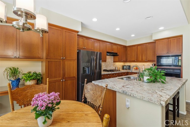 Detail Gallery Image 12 of 45 For 17648 Fan Palm Ln, Riverside,  CA 92503 - 4 Beds | 2 Baths