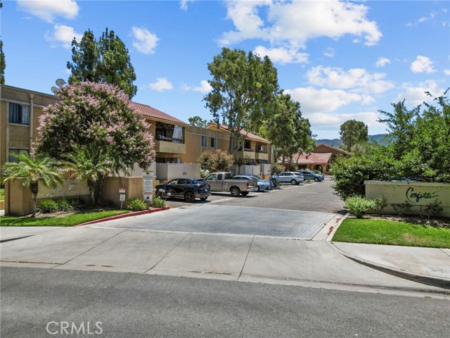 18750 Mandan Street, Canyon Country CA: https://media.crmls.org/medias/0a53f993-22f7-4a6c-862b-3ce5c5891638.jpg