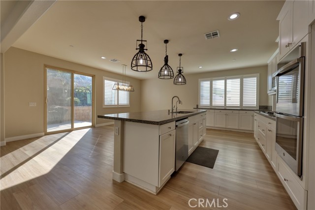 2668 Half Dome Court, Jurupa Valley CA: https://media.crmls.org/medias/0a54df08-1d72-4c6c-8c9a-d82cac358b5d.jpg