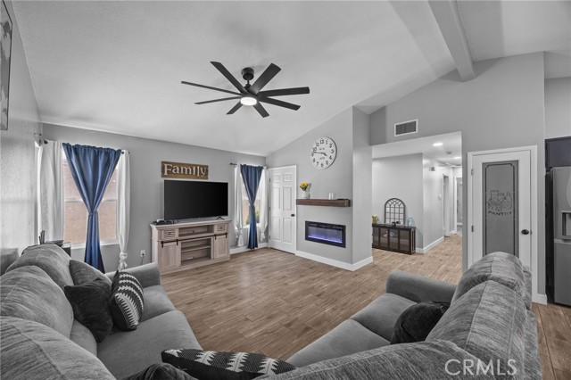 Detail Gallery Image 10 of 37 For 1720 Express Circle, Colton,  CA 92324 - 3 Beds | 2 Baths