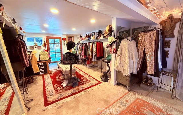 Image 49 of 52 For 926 Kuffel Canyon