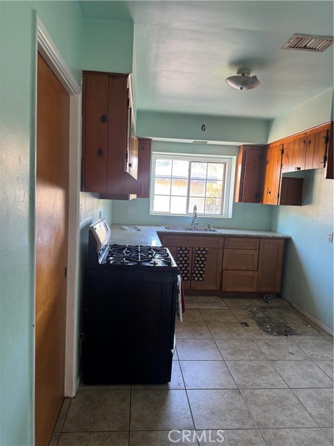 Detail Gallery Image 10 of 22 For 1134 Greycliff, La Puente,  CA 91744 - 4 Beds | 2 Baths