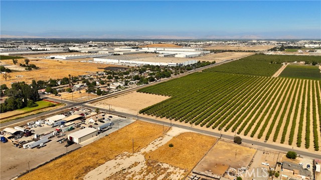 3738 S Cherry Avenue, Fresno CA: https://media.crmls.org/medias/0a58bff7-1df9-4106-8d67-9a3998543df5.jpg