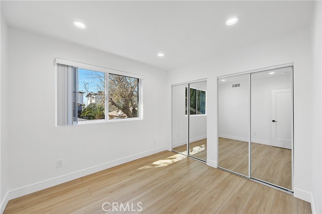 Detail Gallery Image 13 of 33 For 14422 Tiara #1/2,  Van Nuys,  CA 91401 - 5 Beds | 5 Baths