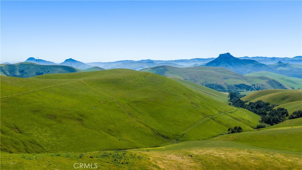 https://media.crmls.org/medias/0a591246-05af-4a21-9741-abf606d9ee60.jpg?preset=X-Large