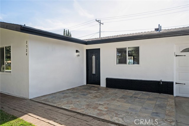 Detail Gallery Image 5 of 30 For 2524 W Borchard Ave, Santa Ana,  CA 92704 - 3 Beds | 2 Baths