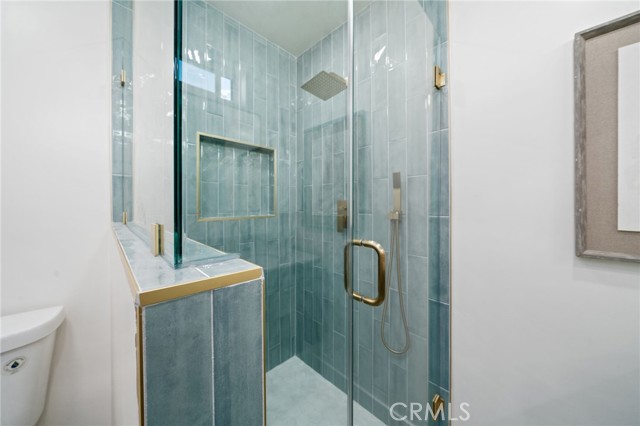 Detail Gallery Image 15 of 29 For 332 Flint Ave, Long Beach,  CA 90814 - 3 Beds | 3 Baths