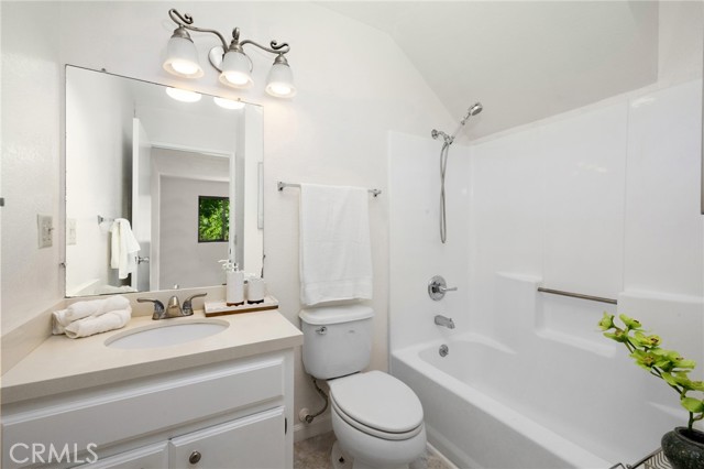 Detail Gallery Image 16 of 27 For 222 S Catalina Ave #8,  Pasadena,  CA 91106 - 3 Beds | 3/1 Baths