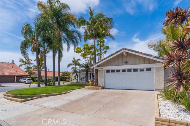 Detail Gallery Image 4 of 50 For 9821 Kite Dr, Huntington Beach,  CA 92646 - 3 Beds | 2 Baths