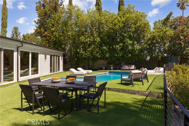 4406 Medley Place, Encino CA: https://media.crmls.org/medias/0a5a3d3f-6cd1-4d9b-988d-3b96ff5e322b.jpg